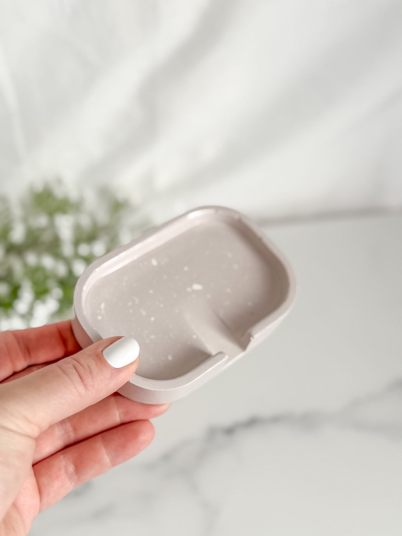 Oval Lipped Soap Dish