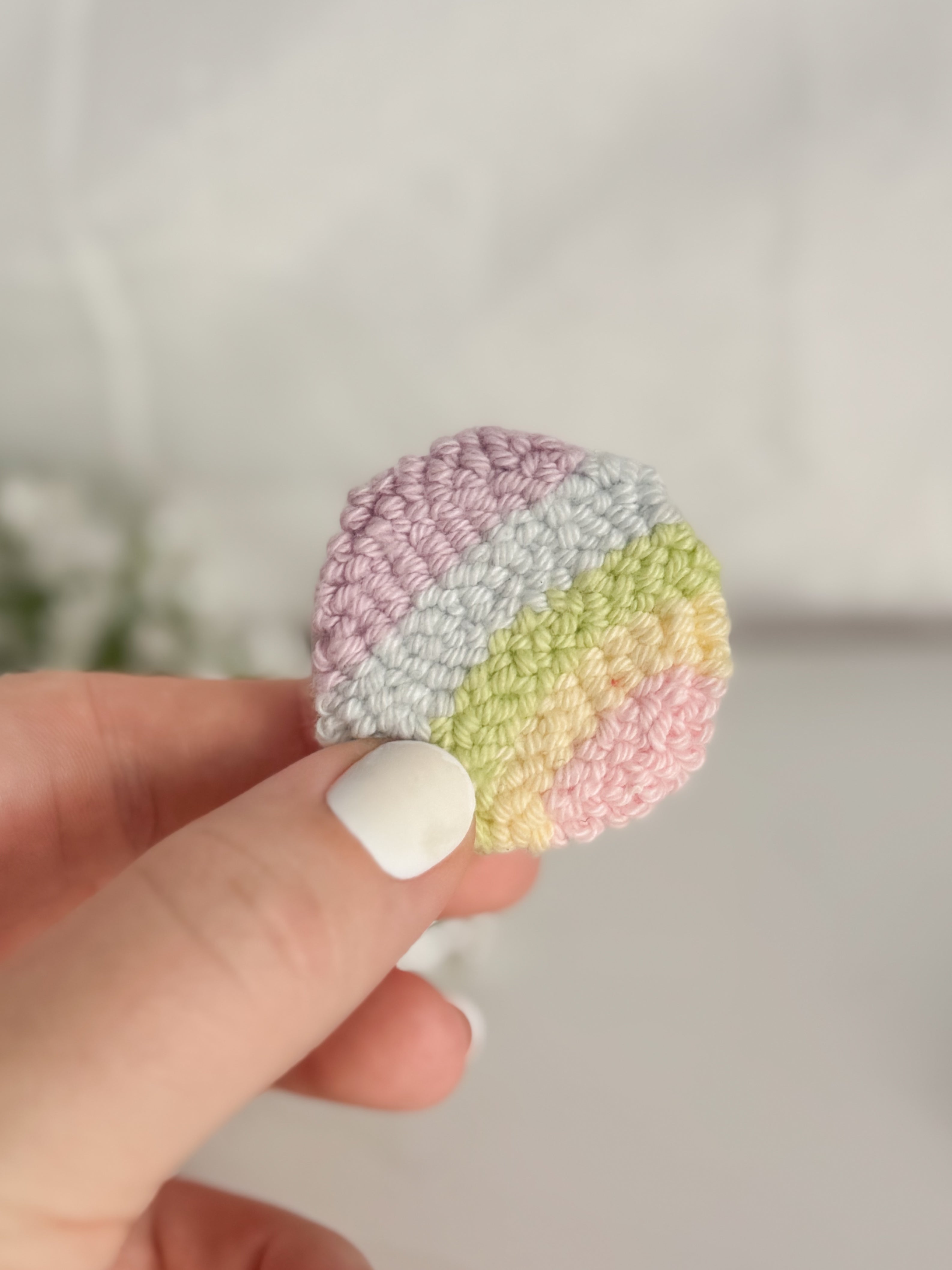 Little Textures Needle Phone Grip