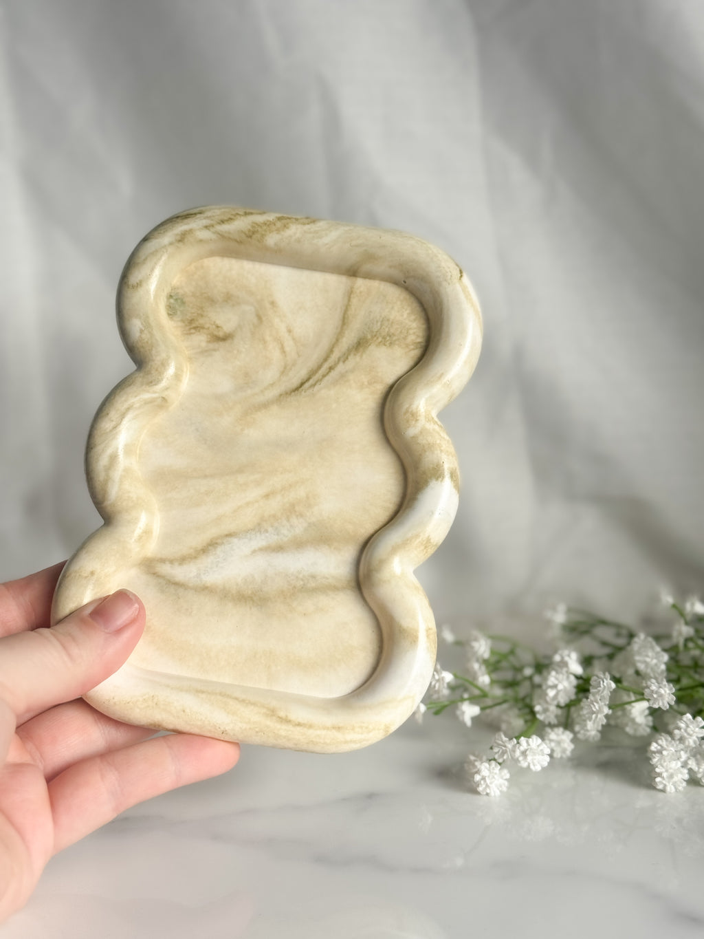 Wavy Balloon Edge Tray
