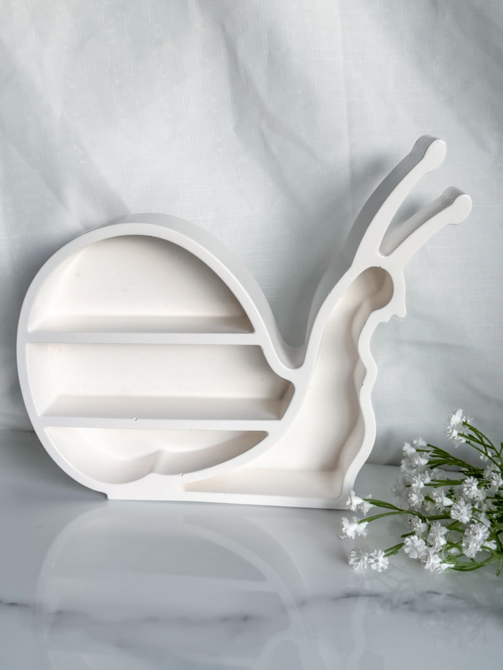 Mini Snail Shelf